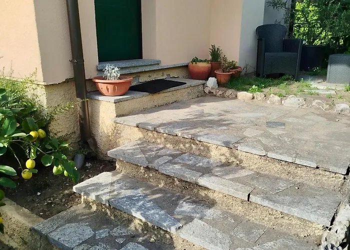 Luisa Apartment, Maggiore 公寓 *